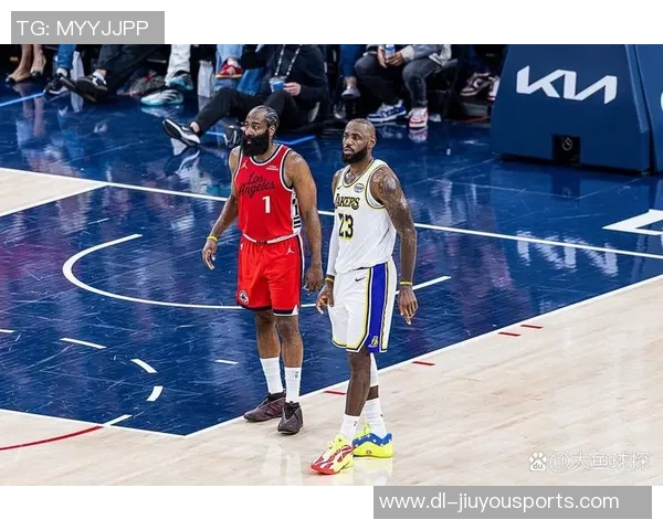 麦蒂火箭对决詹姆斯骑士的经典对抗与传奇时刻回顾 麦蒂火箭对决詹姆斯骑士的经典对抗与传奇时刻回顾